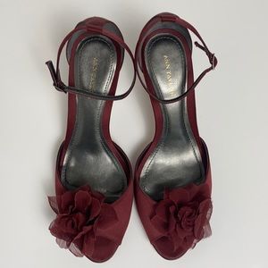 Ann Taylor Flora Garland Satin Pumps in size 8M